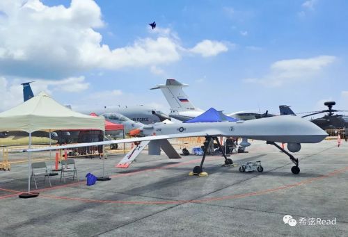 MQ-1“捕食者”在現(xiàn)場實(shí)際感受體會了，才知道尺寸大小.webp